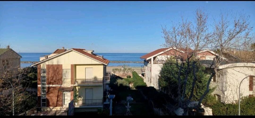 Donata Dal Mare Apartment Francavilla Al Mare Exterior photo